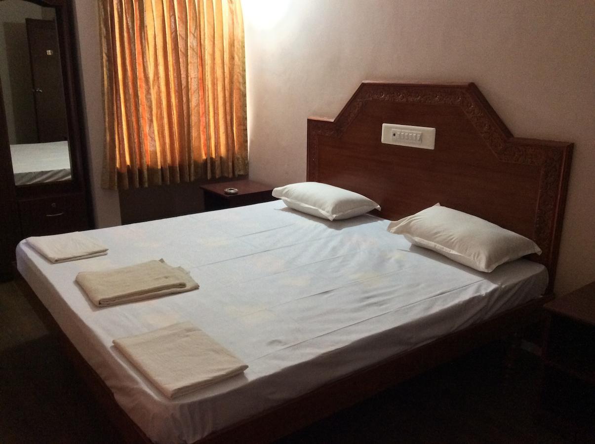 Sakthi Lodge Dharapuram Номер фото